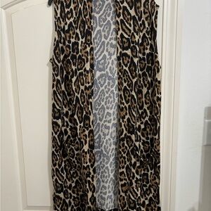 Leopard Print Sleeveless Cardigan